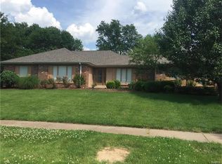 612 Packford Dr, Chesterfield, MO 63017