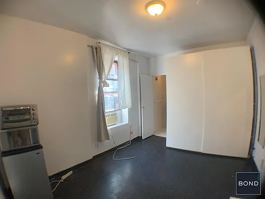 Rented by Bond New York | media 17