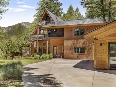 794 Terrace Dr, Alpine, WY, 83128
