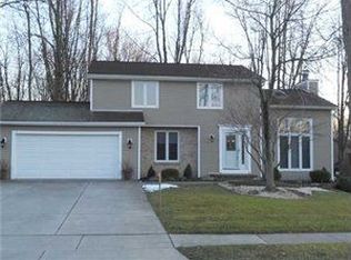 60 Cimarand Dr, Buffalo, NY 14221