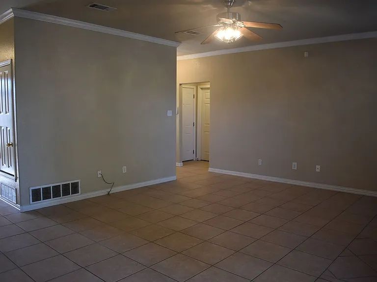 3905 Littlerock Dr — Photo 8