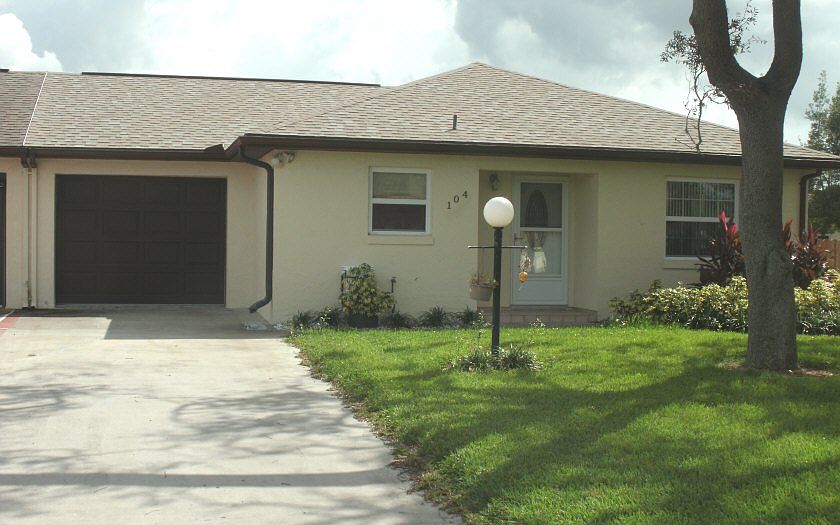 1st image of 104 Parkview Cir