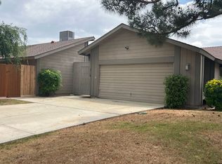2212 Manning St, Bakersfield, CA 93309
