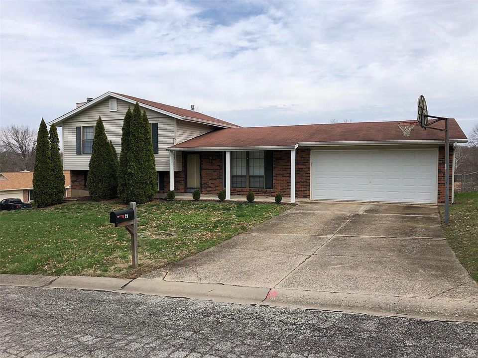 1st image of 29 Greenfield Dr