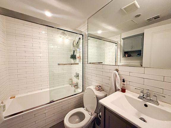 2nd image of 271 Macon St #1