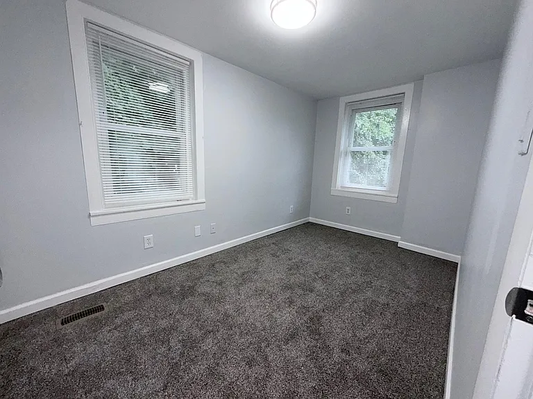 58 E Monroe St — Photo 14