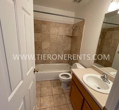 4th image of 522 S Windsor St