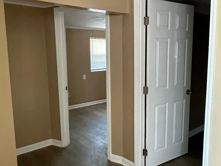 425 N Floyd St #B — Photo 13