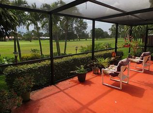 19520 Bobolink Dr, Hialeah, FL 33015