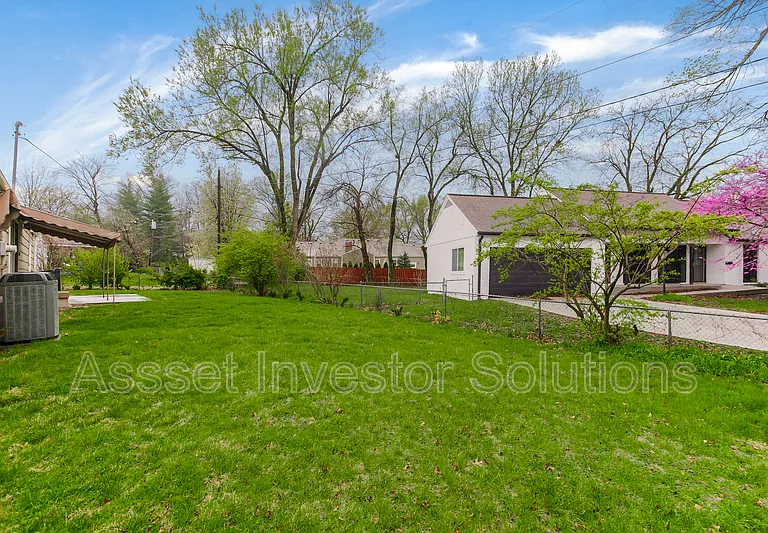 8400 State Line Rd — Photo 28