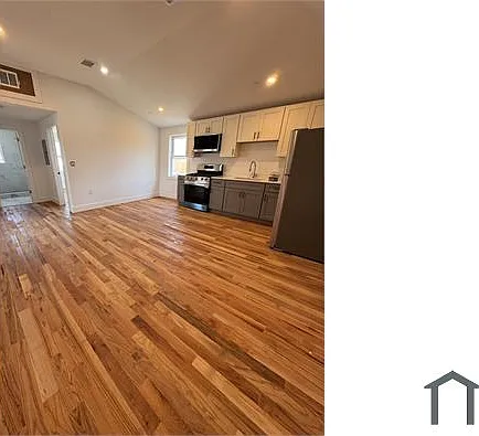 3 bed, 950 sqft, $2,995 — Photo 2