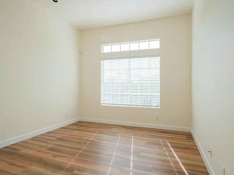 16880 Saint James Dr — Photo 23
