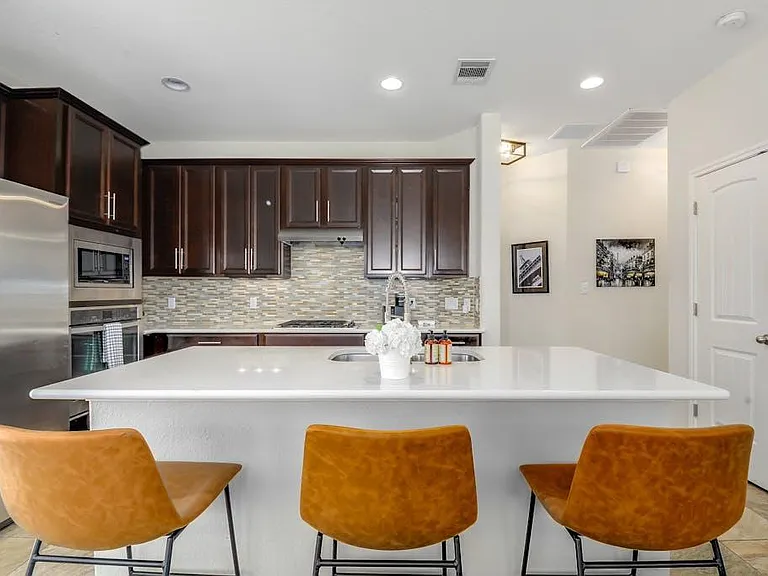 1332 Central Park Ct — Photo 13