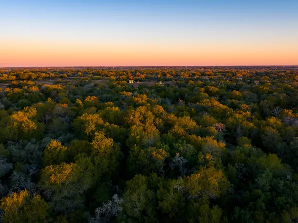 000 Hagan Mott Rd, Yoakum, TX 77995