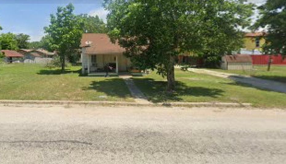 1st image of 102 W Mesquite