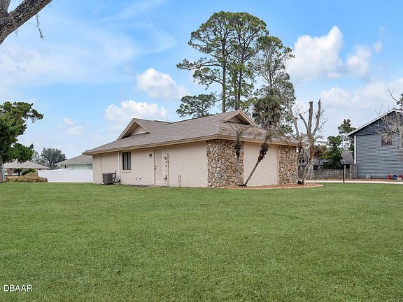 2nd image of 6145 Del Mar Dr