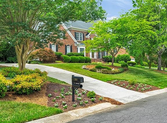 2nd image of 7016 Weddington Brook Dr