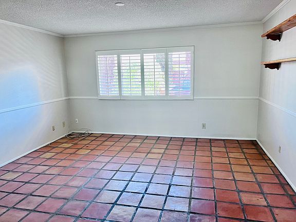 Step down living room from entrance