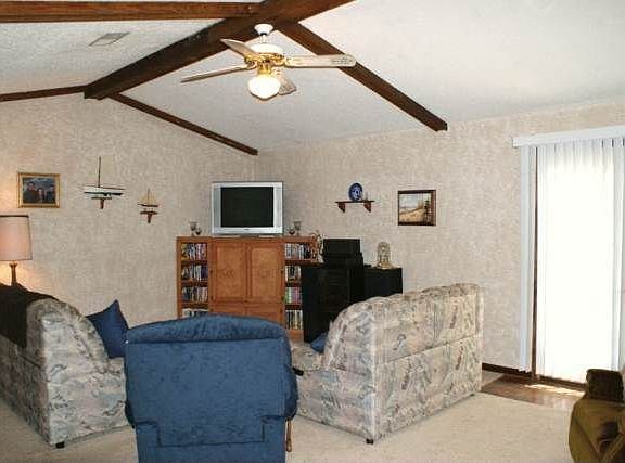 4th image of 13 Whippoorwill Dr