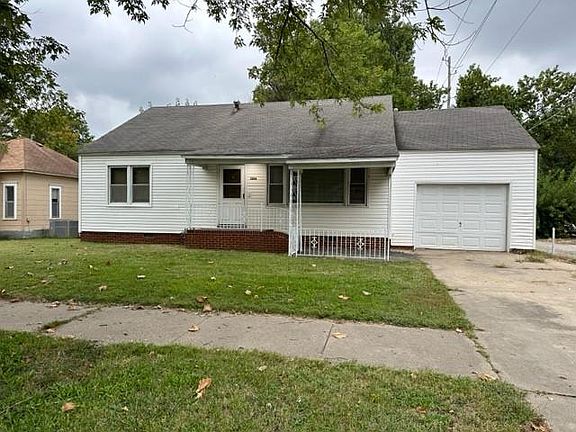 2nd image of 1304 S Elm St