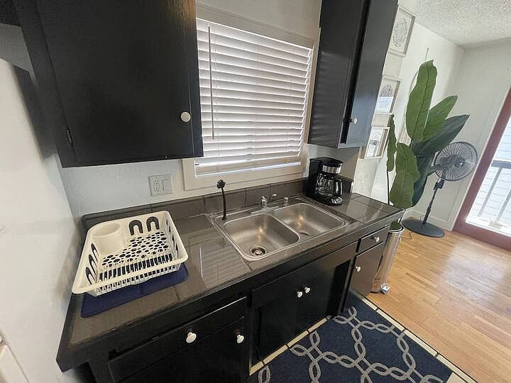 Kitchen sink