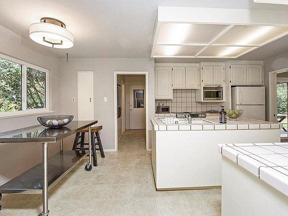 3rd image of 2335 W Park Ave