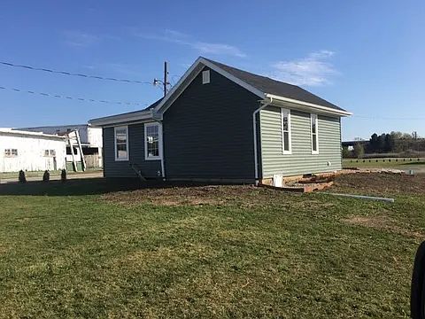 2nd image of 102 Wapak St #102