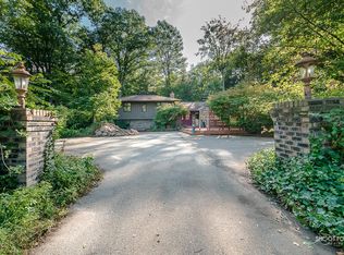 7214 S Walker Rd, Spring Lake, MI 49456