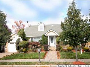 987 Edgegrove Ave, Staten Island, NY 10309