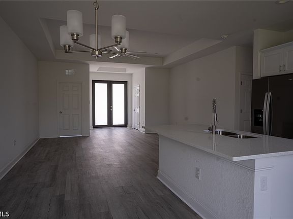 5th image of 3304 Glencove St