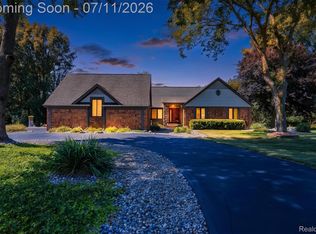 2124 Strader Dr, West Bloomfield, MI 48324