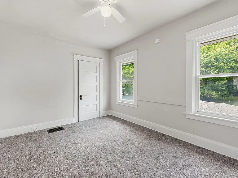 3713 Frances Ave — Photo 40