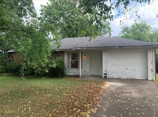 1194 Flint Pl, Gentry, AR 72734