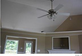 4th image of 58 Clover Dr