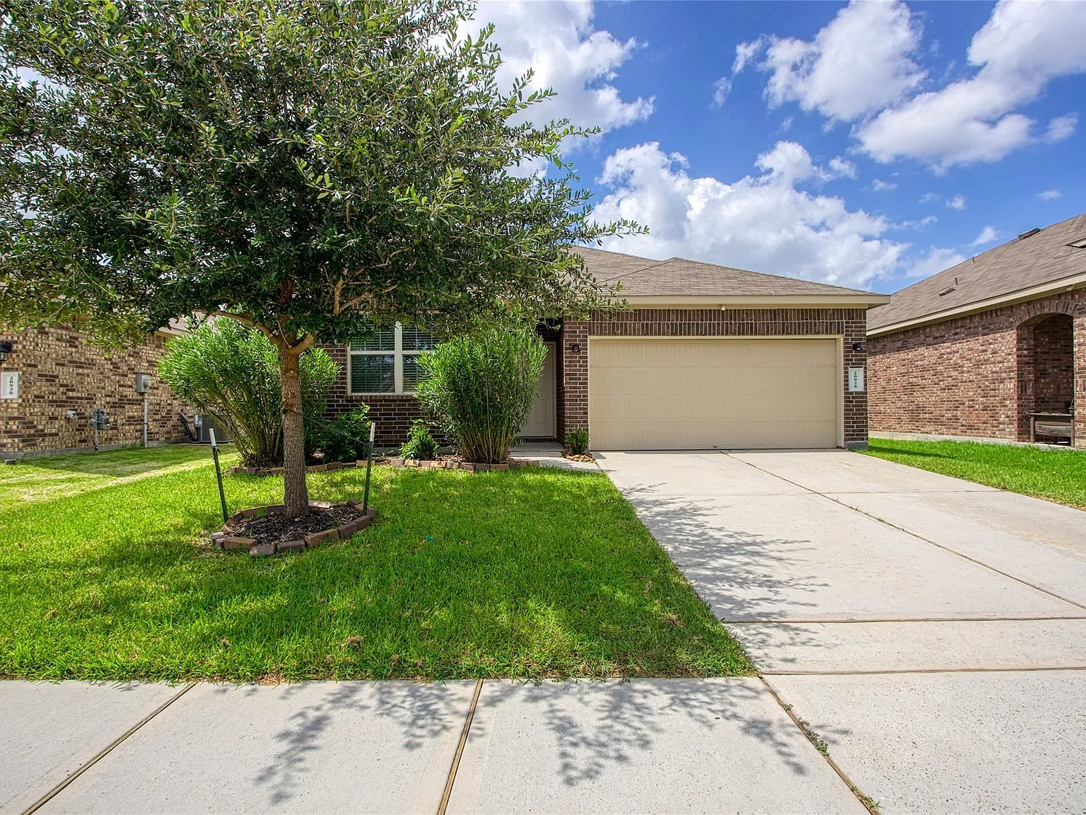 4 bed, 2.0 bath, 1757 sqft, $2,150 — Photo 2