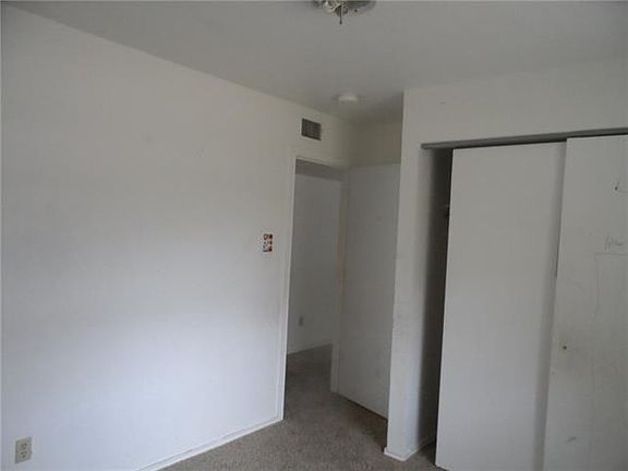5th image of 600 Sumbera St