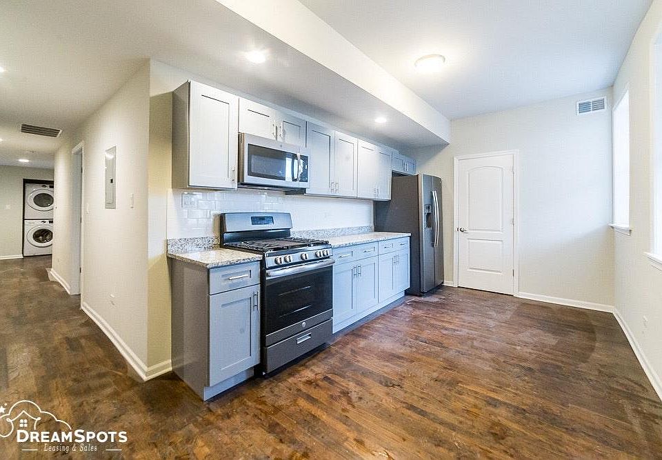 1st image of 4618 S Lake Park Ave APT 1E