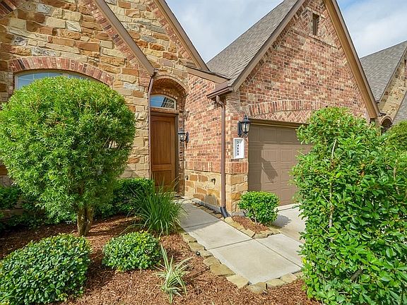 3rd image of 24111 Tapa Springs Ln