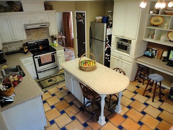 5th image of 8312 N 19th St