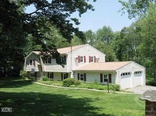 31 Crestview Dr, Brookfield, CT 06804