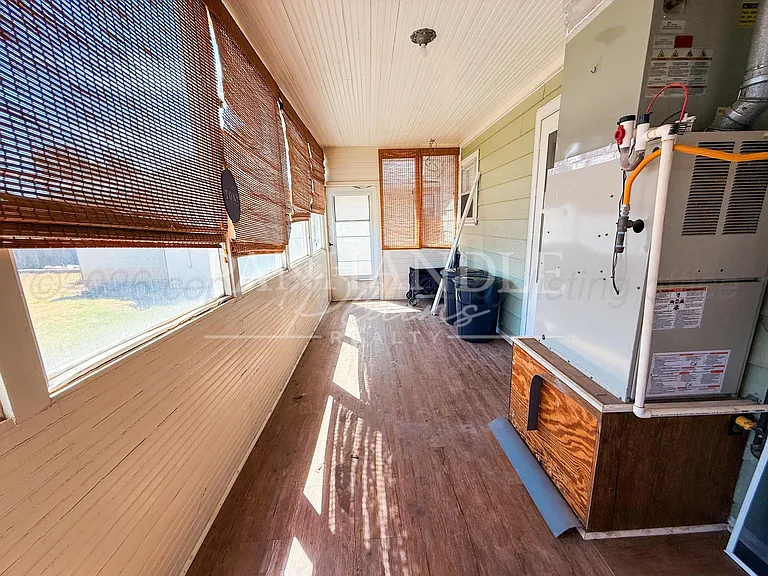 528 Hazel St — Photo 27