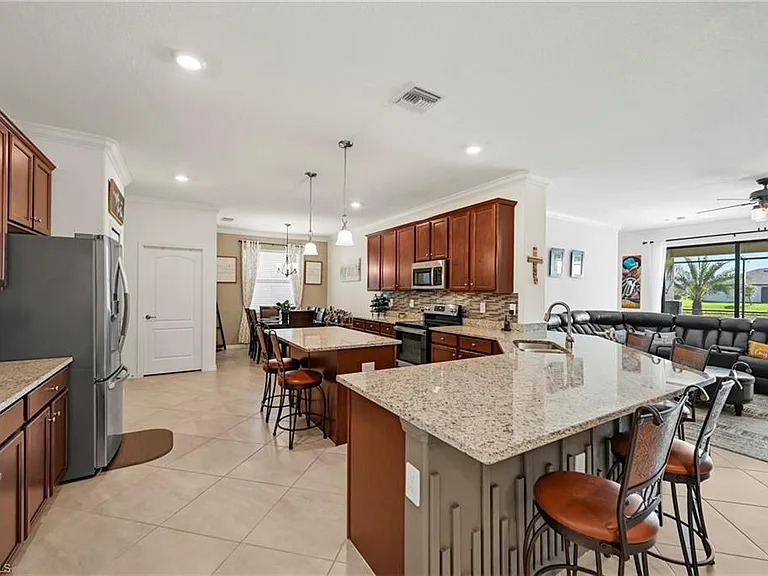 3424 Murcia Ct — Photo 9