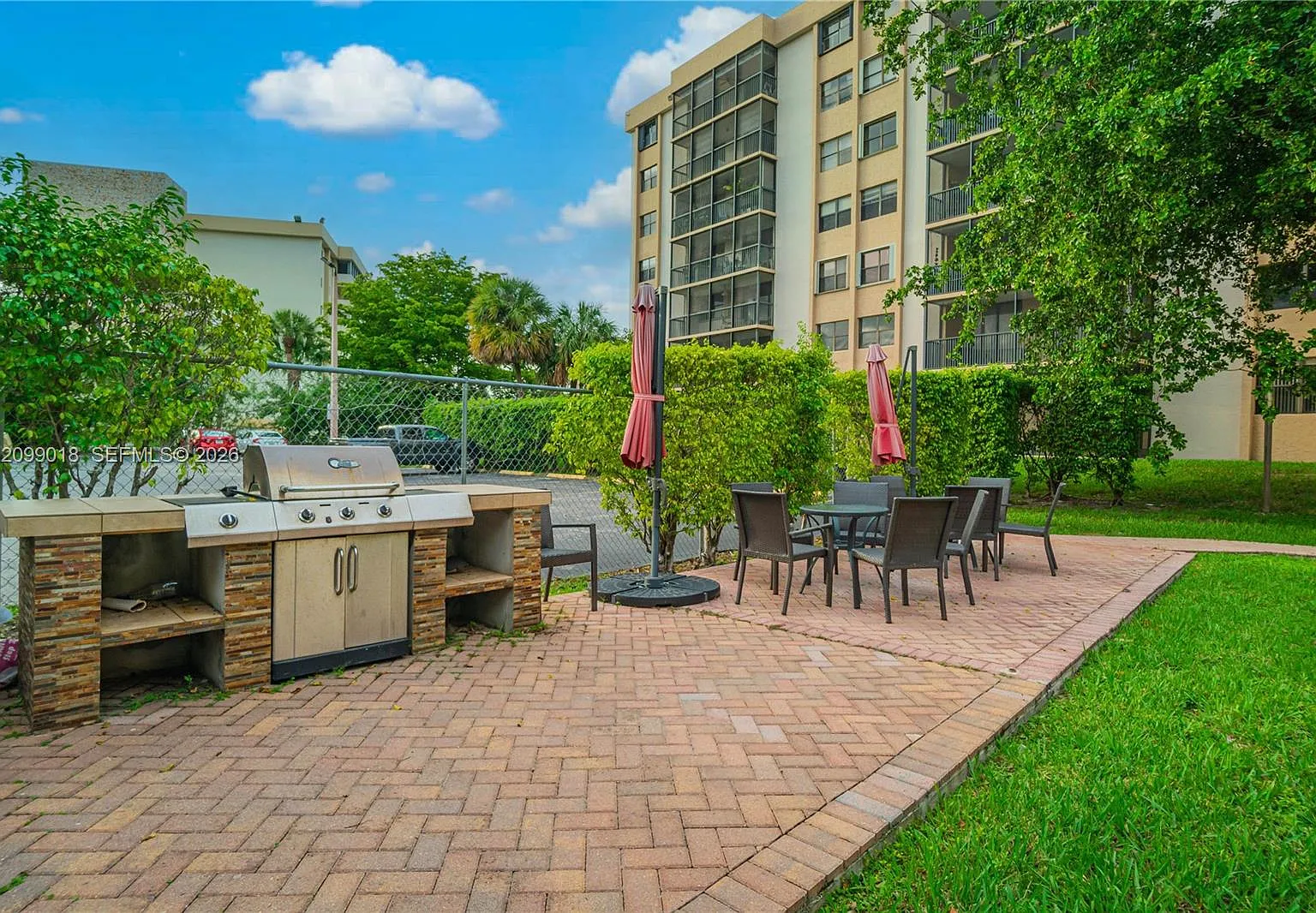 Chantilly Condo — Photo 3