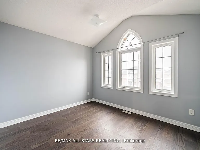 138 Yakefarm Blvd — Photo 18