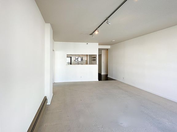 5th image of 300 3rd St APT 605