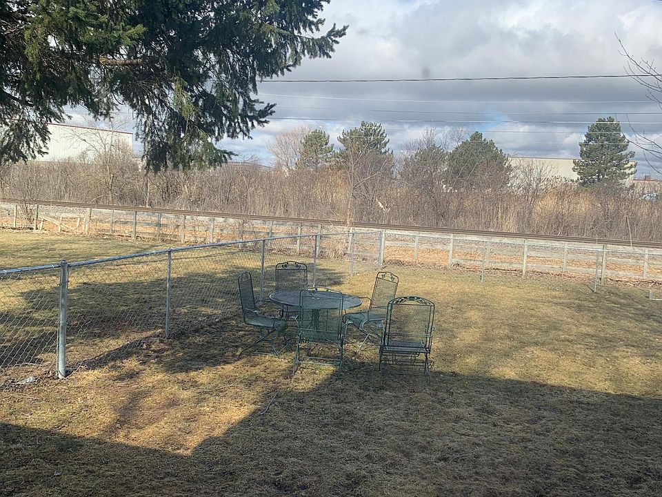 2nd image of 2032 Terry Ln