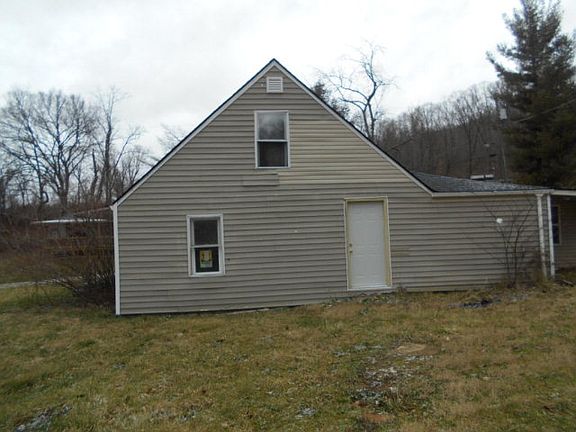 3rd image of 94 Bridenbaugh Ln
