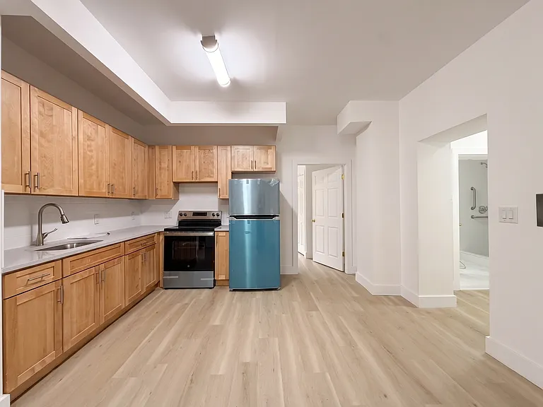 581 W 161st St #1 — Photo 2