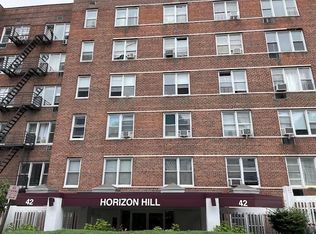 42 Pine St APT 2T, Yonkers, NY 10701