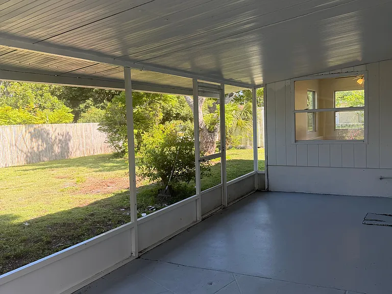 1235 Wilson St — Photo 17